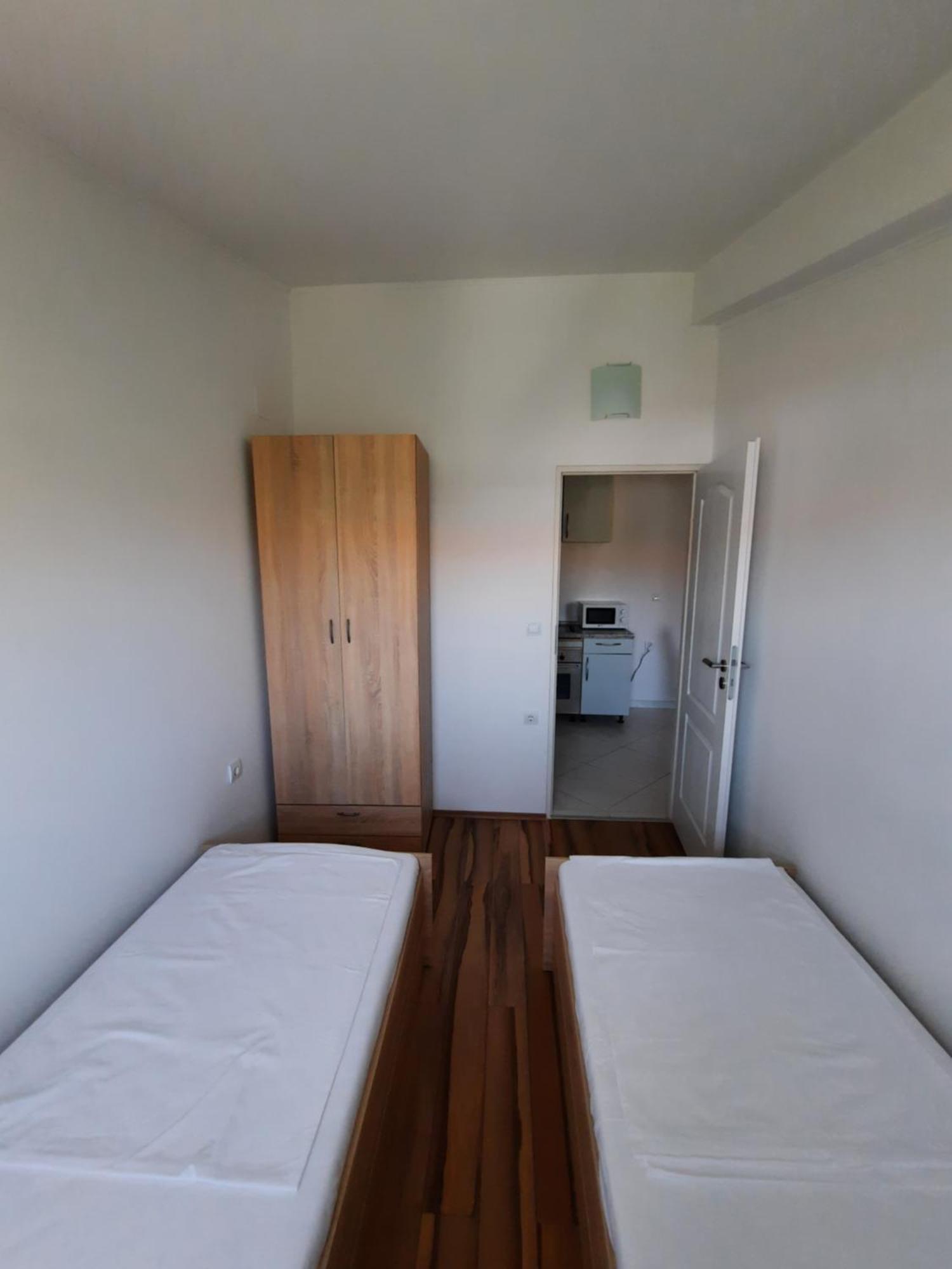 Apartments Maretic Mandre Exterior foto